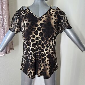Leopard Print Tops with gold chains Cold Shoulders Stretchy shirt